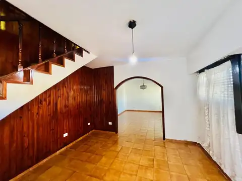 Depto Tipo Casa en Alquiler de 2 dormitorios