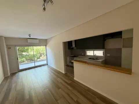 Departamento en Alquiler en Bernal, $ 900.000