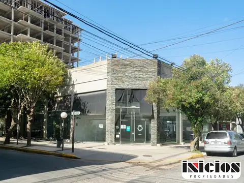 10 Locales en Block en Buena Ubicación - C706
