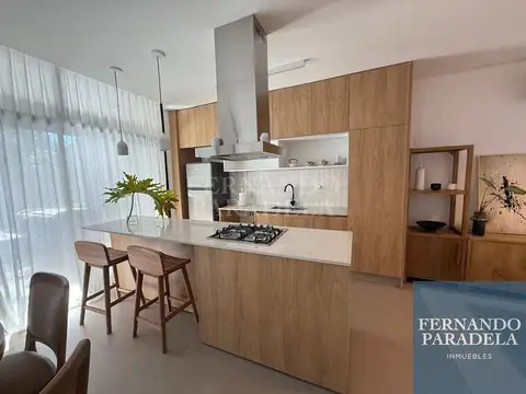 Casa 4 ambientes con 3 baños