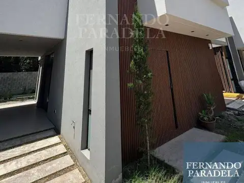 Casa en venta de 3 dormitorios c/ cochera en Parque Leloir