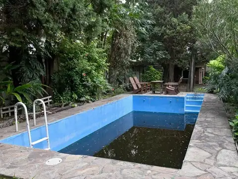 Casa 12 ambientes con 3 baños