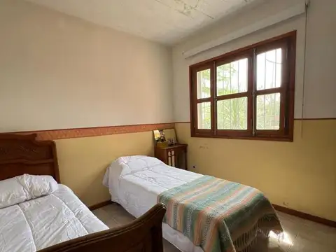 Casa 5 ambientes con 2 baños