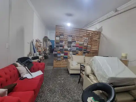 Venta Salón Comercial Amplio en Av. Gral Paz 6100