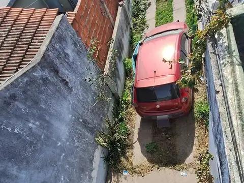 Casa 3 ambientes con 1 baño