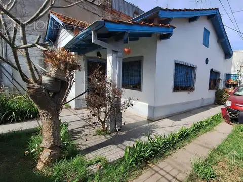 Ingeniero Huergo al 7900 entre Pje. Mark y Fernandez