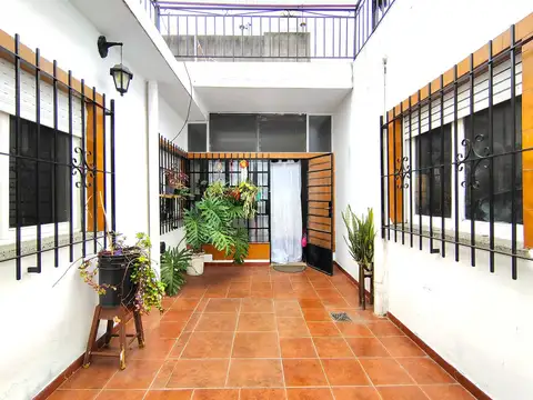 CASA en Venta 3 Ambientes Terraza Patio Garaje V. Luzuriaga