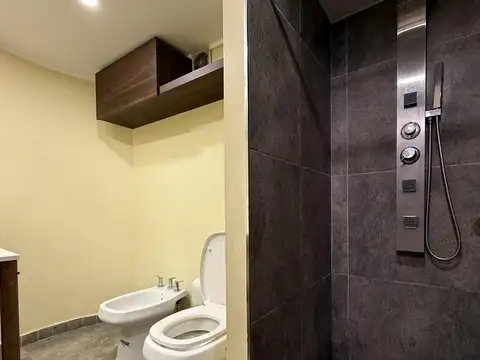 DEPARTAMENTO 2 AMBIENTES EN CIUDAD JARDÍN – DOBLE BALCÓN AL FRENTE SOBRE AV. WERNICKE