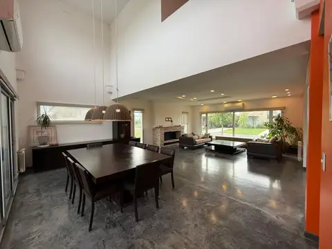 Alquiler Casa 4 ambientes en Country Haras Santa Maria, Barrio Molino Norte, Escobar