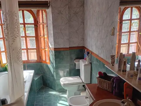 Casa 5 Ambientes con Cochera en Venta - Ituzaingó