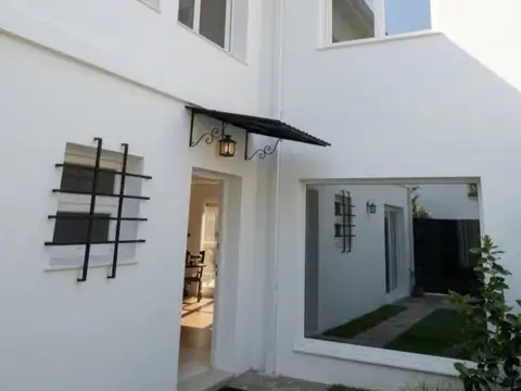 Casa 4 ambientes con 4 baños