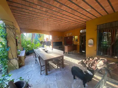 Casa 8 ambientes con 3 baños