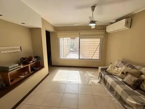 Casa en venta de 3 dormitorios y Patio, La Paz al 200