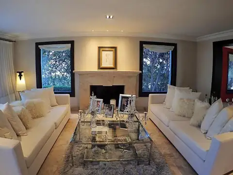 Casa en Venta en Chacras De Coria, USD 2.200.000