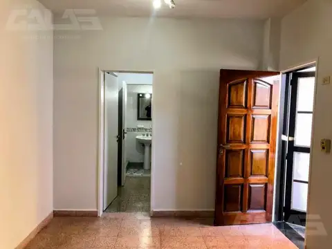 Casa en Alquiler con 1 cochera