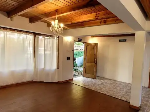 Casa 4 ambientes con 1 baño