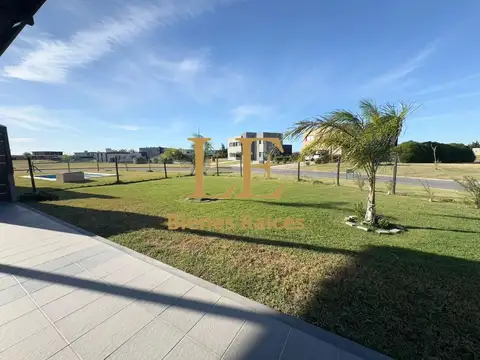 Casa en Venta al Oeste