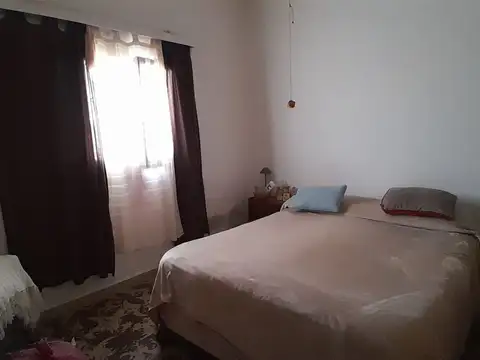 Casa 5 ambientes con 1 baño