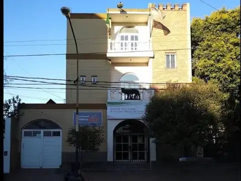 ALQUILER ESPACIO DE OFICINAS CON MULTIPLES AMBIENTES.MORENO