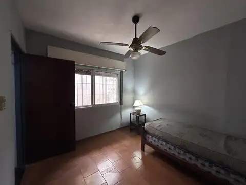 Casa de pasillo en venta de un dormitorio en Rosario - Alberdi