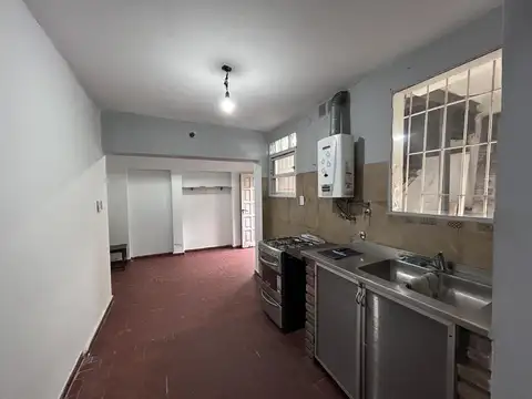 Casa de pasillo en venta de un dormitorio en Rosario - Alberdi