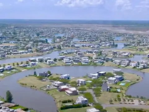 Lote al agua en El Canton Islas