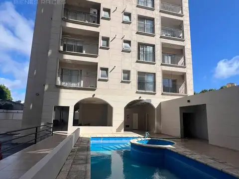 Departamento 3 ambientes con balcón y cochera en alquiler - Bernal Centro