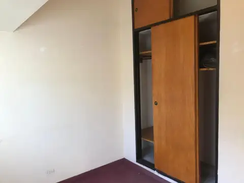 Depto Tipo Casa 4 ambientes con 2 baños