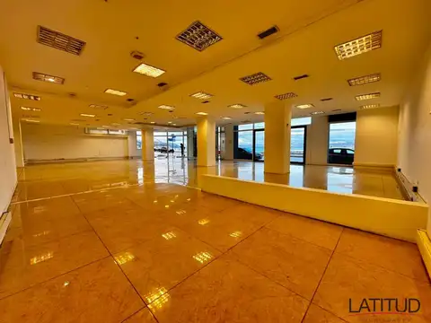 Exclusivo local comercial en pleno centro de Ushuaia con vista al Canal Beagle