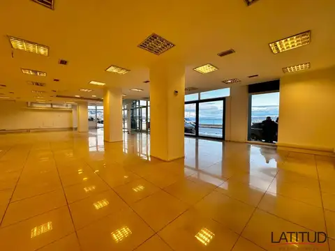 Exclusivo local comercial en pleno centro de Ushuaia con vista al Canal Beagle