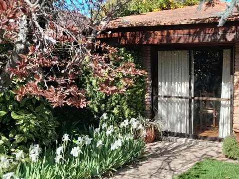 Casa en Venta con 4 cocheras