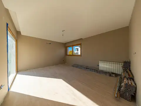 Casa 7 ambientes con 5 baños