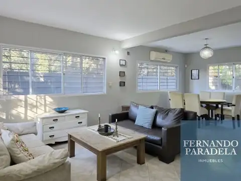 Casa 4 ambientes con 2 baños