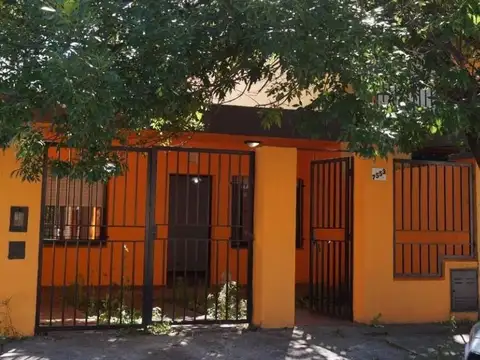 Casa de 2 habitaciones con patio en Parque Field