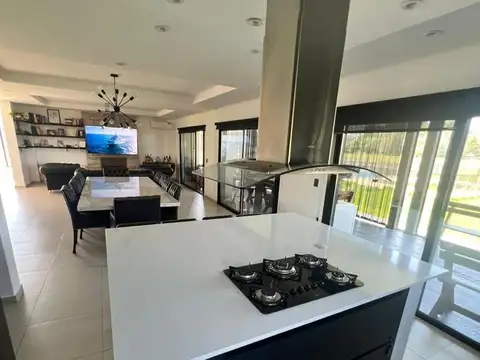 Casa en Venta en Countries y Barrios Cerrados en la Plata, USD 650.000