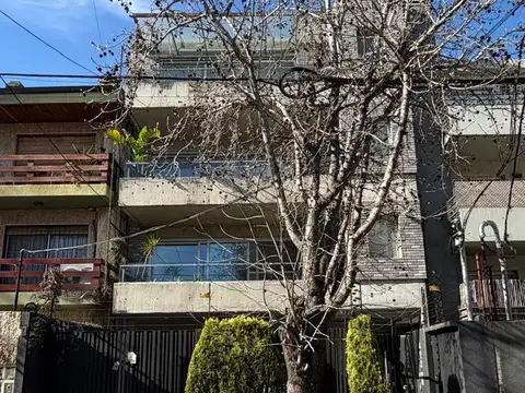 Avellaneda 400, Piso 1