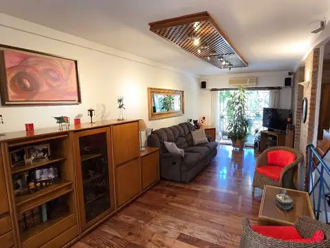 Depto Tipo Casa en Venta con 1 cocheras