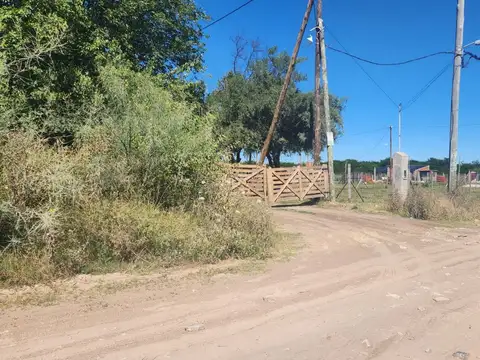 Terreno Pontevedra: quincho y casa a terminar.