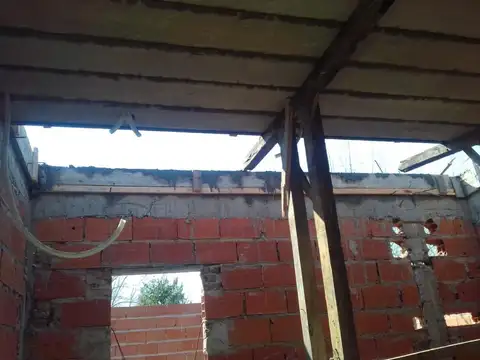 OPORTUNIDAD A 7 CUADRAS DE ACCESO OESTE A TERMINAR