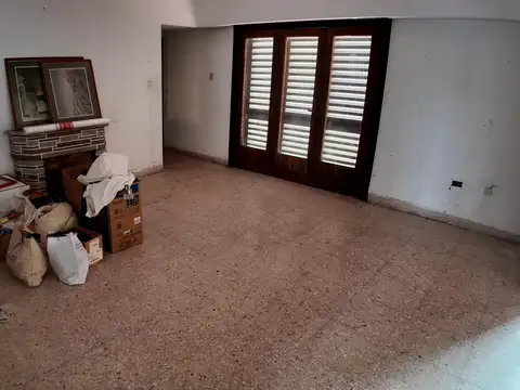 Depto Tipo Casa 6 ambientes con 1 baño