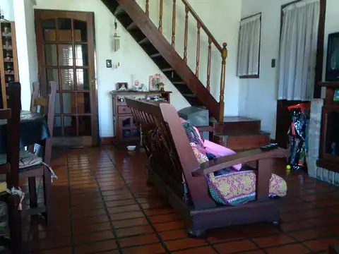 Importante Chalet en Venta con 3 Dormitorios + Escritorio sobre Lote de 10m x 50m