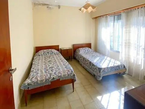 Casa 3 ambientes con 2 baños