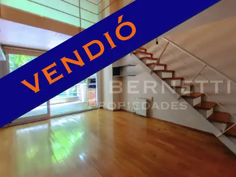 Departamento en dúplex al frente - 2 Ambientes + Escritorio - Bcón c/ parrilla - Excelente!
