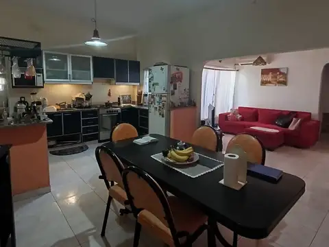 Depto Tipo Casa 5 ambientes con 1 baño