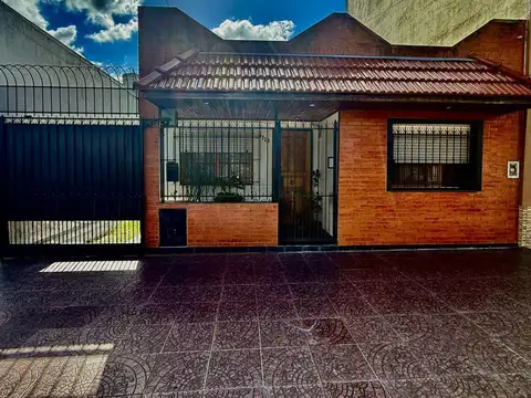 Casa en venta 3 ambientes Billinghurst