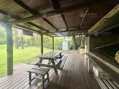 Casa 5 ambientes con 3 baños