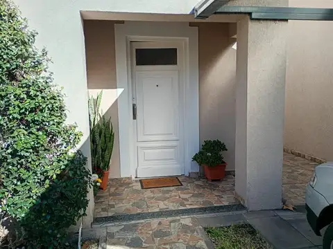 Depto Tipo Casa en Venta en Villa Pueyrredon, USD 220.000