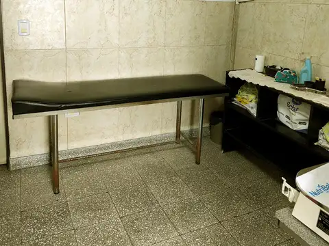 Oficina 10 ambientes con 3 baños