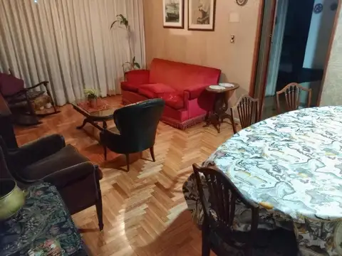 Conde 1500, Piso 6