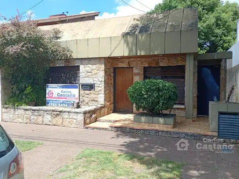 Chalet 3 Amb Gran Fondo Ideal para Refaccionar cerca de la estacion.